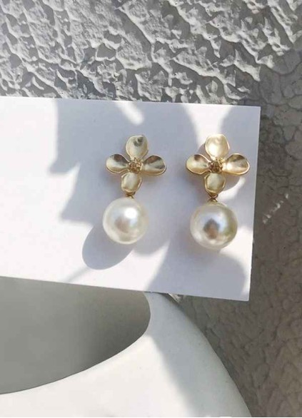 Clover and Pearl Drop Earrings